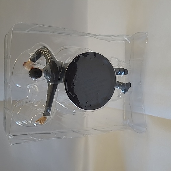 Classic Archer Exclusive Figure - Picture 3 of 6